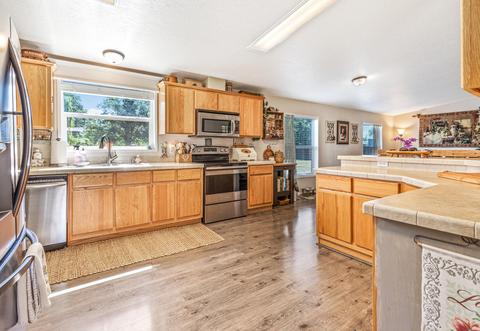 6856 Pinehurst St, Central Point, OR 97502 photo 23