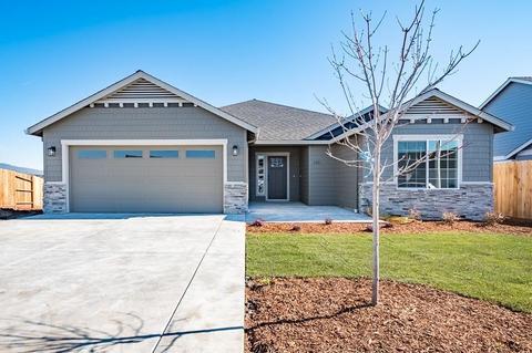 987 Stonewater Dr, Eagle Point, OR 97524 photo 1
