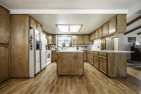 460 W Pine St, Central Point, OR 97502 photo 9