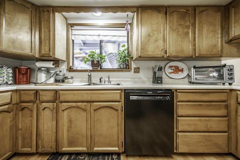 460 W Pine St, Central Point, OR 97502 photo 10