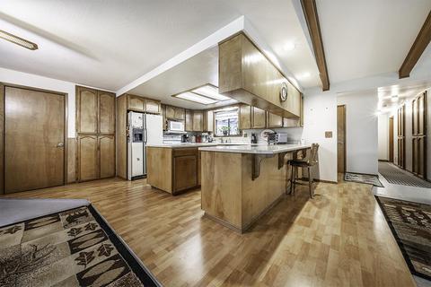 460 W Pine St, Central Point, OR 97502 photo 8