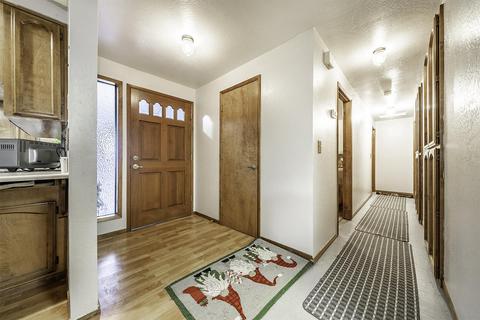 460 W Pine St, Central Point, OR 97502 photo 5