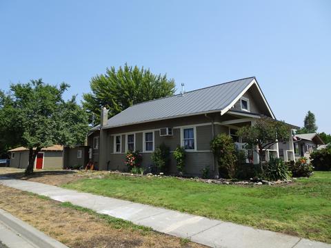 913 Maple St, Central Point, OR 97502 photo 1