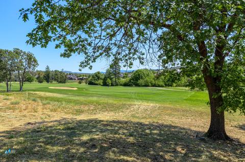 48 Pebble Creek Dr, Eagle Point, OR 97524 photo 1