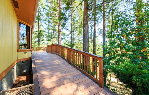 225 Kitty Dr, Eagle Point, OR 97524 photo 2