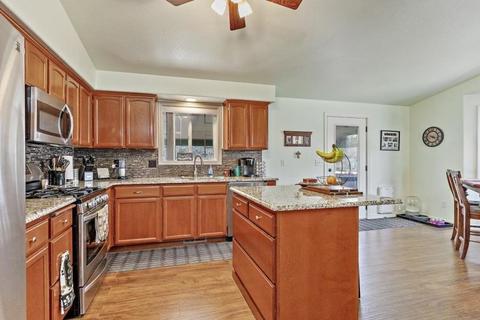 22 Pineridge Ln, Eagle Point, OR 97524 photo 5
