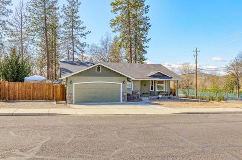 22 Pineridge Ln, Eagle Point, OR 97524 photo 2