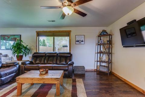 21592 E Stem Pl, Bend, OR 97701 photo 4