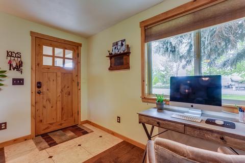 21592 E Stem Pl, Bend, OR 97701 photo 2