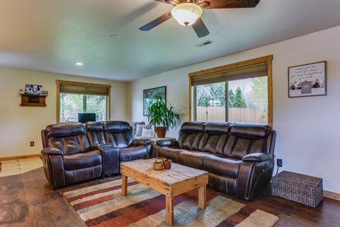 21592 E Stem Pl, Bend, OR 97701 photo 3