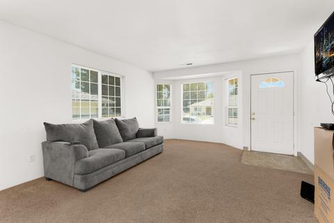 470 Minerva Dr, Eagle Point, OR 97524 photo 4