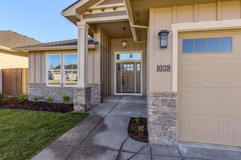 258 Bellerive Dr, Eagle Point, OR 97524 photo 4