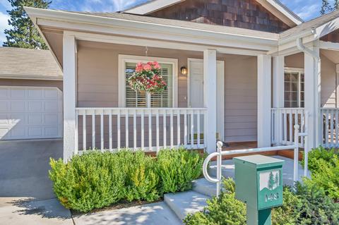 148 N Wheeler Loop, Sisters, OR 97759 photo 2