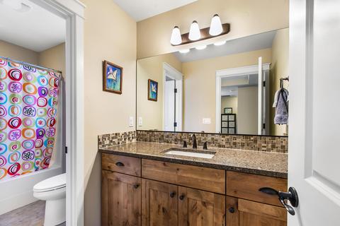 2372 NW Debron Ln, Bend, OR 97703 photo 14