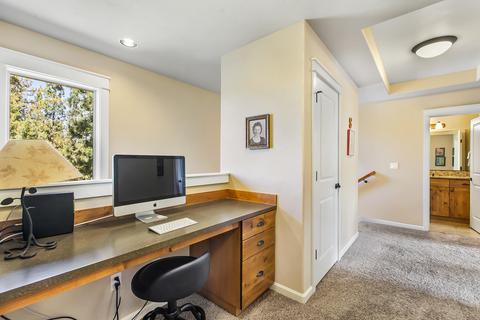 2372 NW Debron Ln, Bend, OR 97703 photo 18