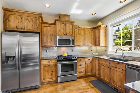 2372 NW Debron Ln, Bend, OR 97703 photo 9