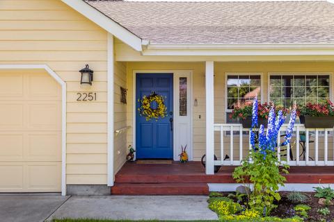2251 NE Lakeridge Dr, Bend, OR 97701 photo 2