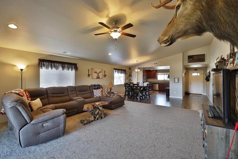 888 Stonewater Dr, Eagle Point, OR 97524 photo 7