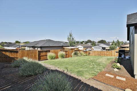 888 Stonewater Dr, Eagle Point, OR 97524 photo 22
