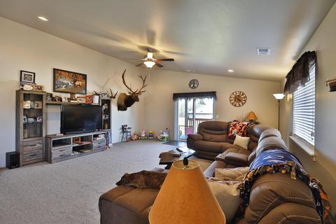 888 Stonewater Dr, Eagle Point, OR 97524 photo 6