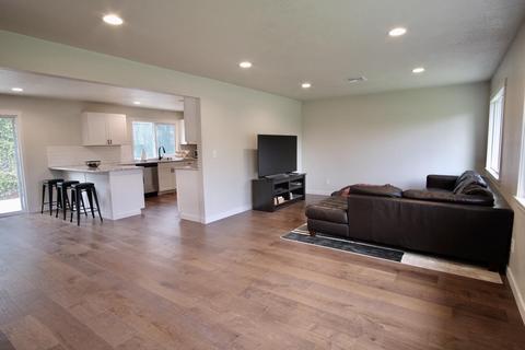 823 3rd St, Rogue River, OR 97537 photo 4