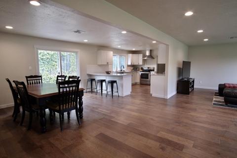 823 3rd St, Rogue River, OR 97537 photo 3