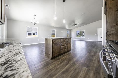 990 Stonewater Dr, Eagle Point, OR 97524 photo 12