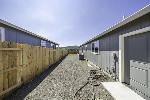 990 Stonewater Dr, Eagle Point, OR 97524 photo 26