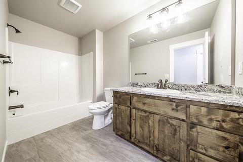 990 Stonewater Dr, Eagle Point, OR 97524 photo 17