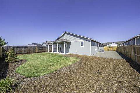 990 Stonewater Dr, Eagle Point, OR 97524 photo 24