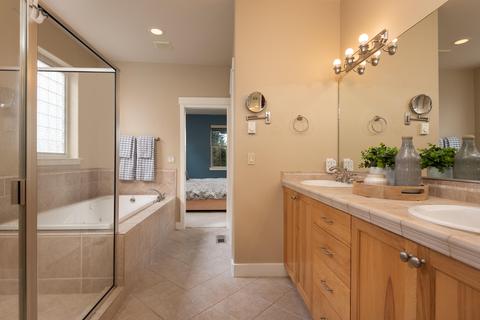 61855 Fall Creek Loop, Bend, OR 97702 photo 17