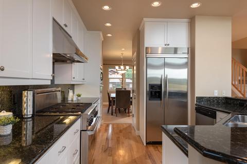 61855 Fall Creek Loop, Bend, OR 97702 photo 11