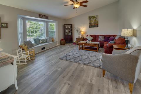63464 Phoenix Way, Bend, OR 97701 photo 5