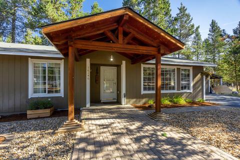 16146 Blackfeather Ln, La Pine, OR 97739 photo 1