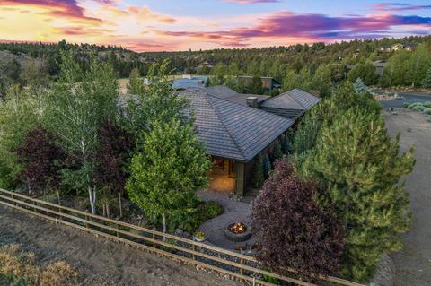 20316 Arrowhead Dr, Bend, OR 97703 photo 2