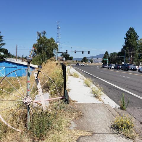 4404 Biddle Rd, Central Point, OR 97502 photo 6