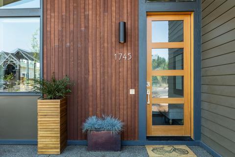 1745 NW Fields St, Bend, OR 97703 photo 3