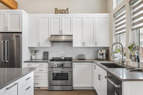 1745 NW Fields St, Bend, OR 97703 photo 11