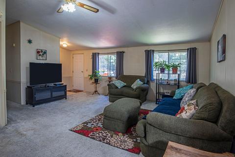 16444 Wayne Dr, La Pine, OR 97739 photo 3