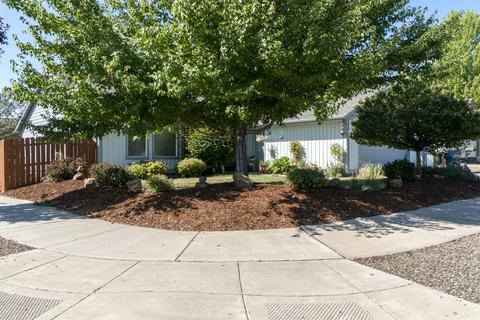 20208 Morgan Loop, Bend, OR 97703 photo 2