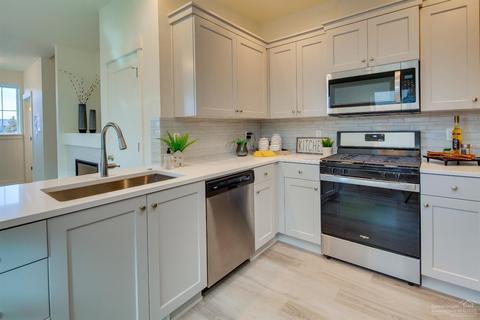 2382 NE Victor Pl, Bend, OR 97701 photo 4