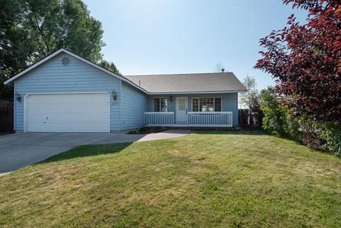 2379 NE Moonlight Dr, Bend, OR 97701 photo 1