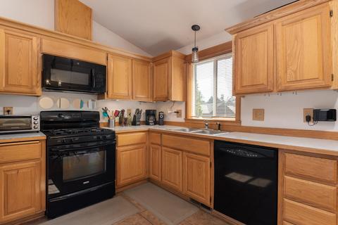 2379 NE Moonlight Dr, Bend, OR 97701 photo 8