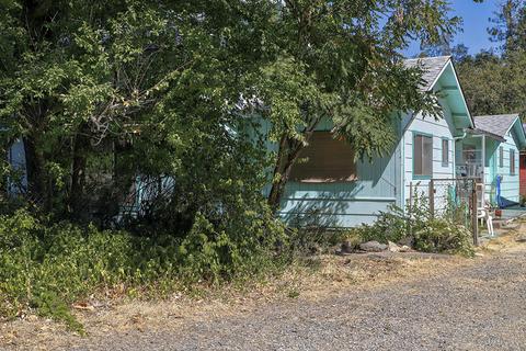 444 Walker Rd, Grants Pass, OR 97527 photo 2