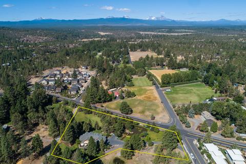 20235 Hardy Rd, Bend, OR 97703 photo 2