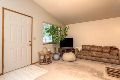 2554 NE Ocker Dr, Bend, OR 97701 photo 6
