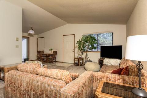 2554 NE Ocker Dr, Bend, OR 97701 photo 9