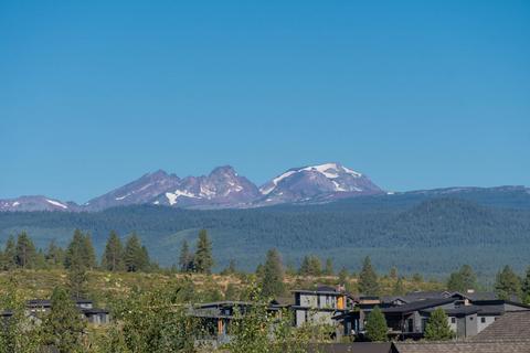 61366 Lost Hollow Loop, Bend, OR 97702 photo 2