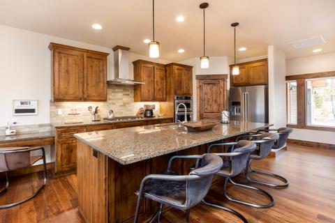56707 Dancing Rock Loop, Bend, OR 97707 photo 2