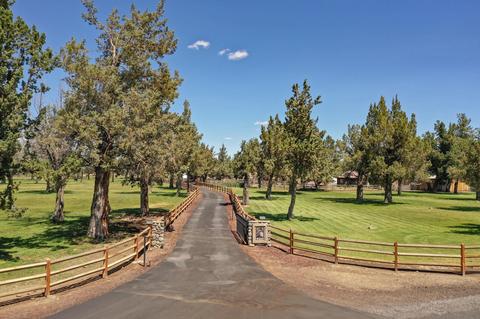 62174 Cody Jr Rd, Bend, OR 97701 photo 1
